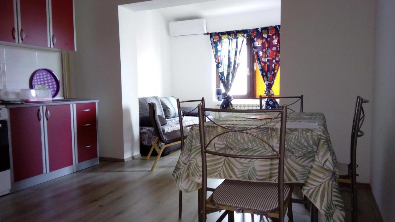 Apartments Zlatko Pula Ngoại thất bức ảnh
